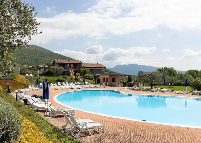 Corte Collina, Piscine, Tennis