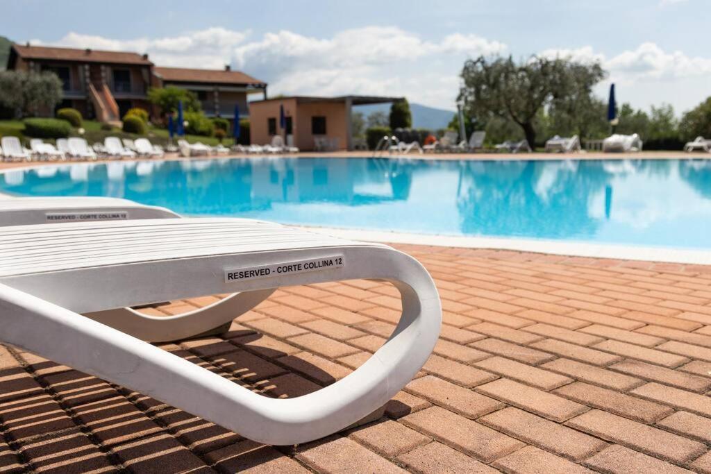 Corte Collina, Piscine, Tennis *