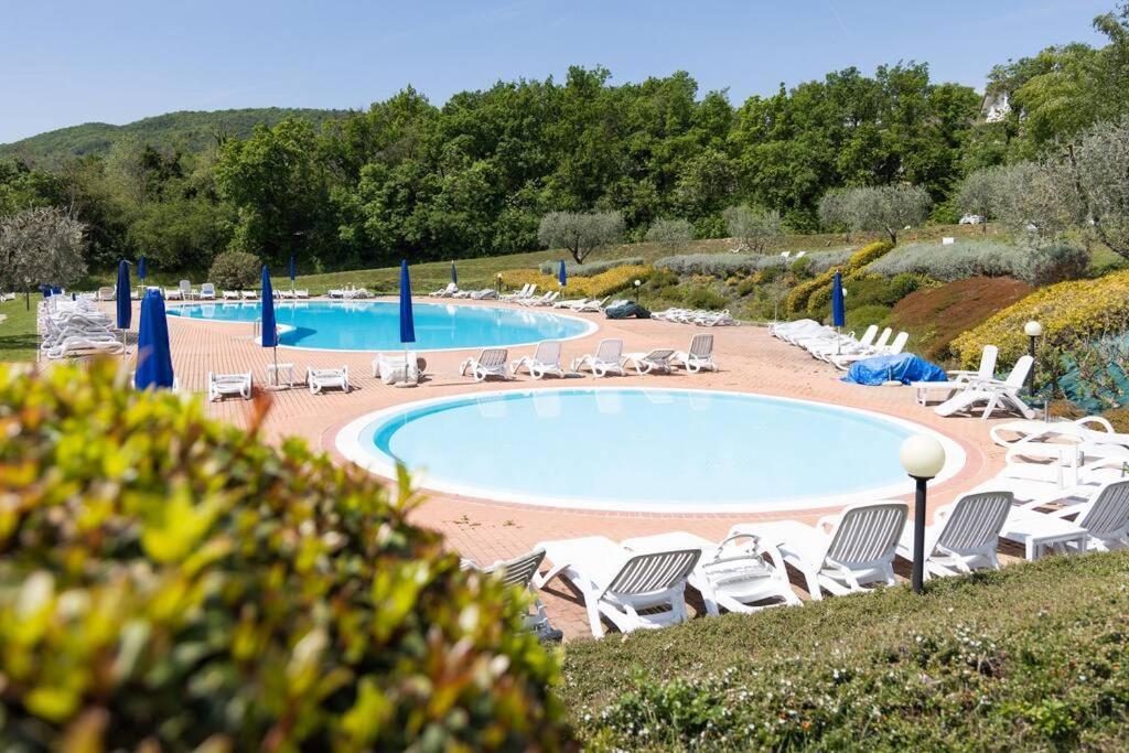Corte Collina, Piscine, Tennis Apartment *