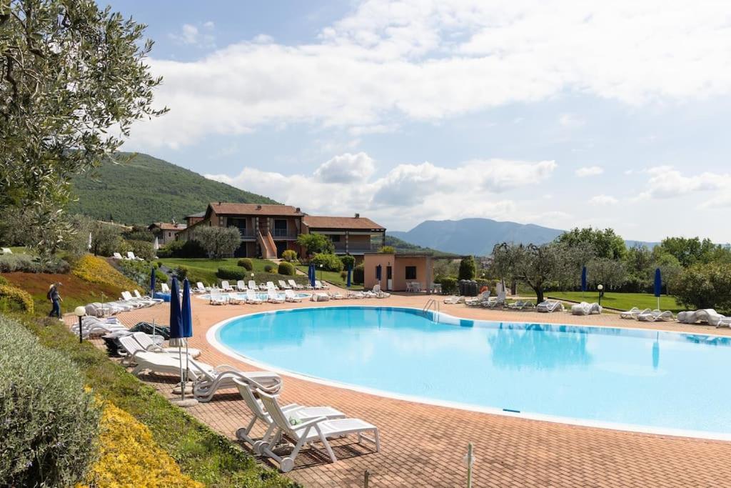 Corte Collina, Piscine, Tennis Apartment *